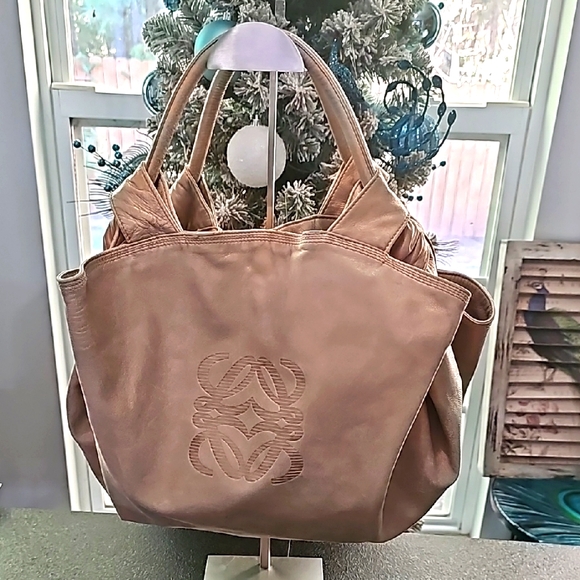 Loewe beige  Nappa Leather Handbag - Picture 1 of 11